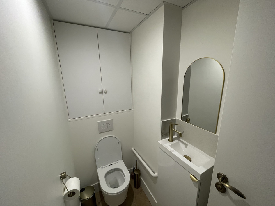 TOILETTE & LAVE MAIN